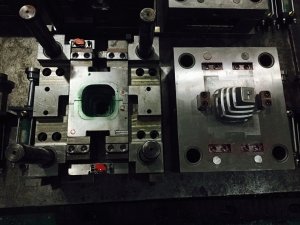 塑膠模具2015052504汽車模具，壓鑄模具