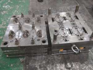 汽車配件雨刮塑膠模具，注塑模具制造，精密模具加工